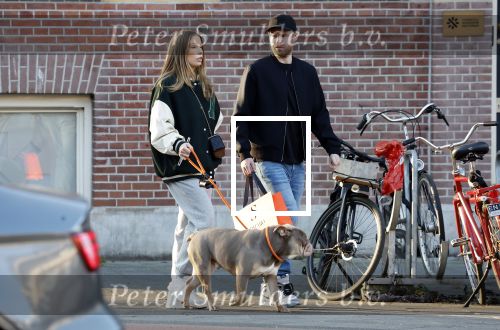 Amsterdam 13 februari 2023
Davy Klaassen met vriendin en hond in Amsterdam zuid
