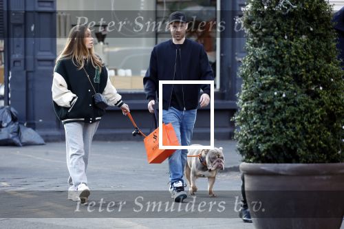 Amsterdam 13 februari 2023
Davy Klaassen met vriendin en hond in Amsterdam zuid
