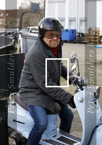 Amsterdam 4 februari 2023
Herdenkingsdienst/Begrafenis Heddy Lester.
Frits Huffnagel kwam op de scooter