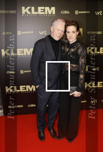 Amsterdam 30 januari 2023
Premiere Klem in Tuschinski met in de hoofdrollen Georgina Verbaan Barry Atsma Jacob Derwig Claudia Vismara Antonio Rampino Zoe Cusell Yenthe Bos en Marie  Mae v Zuilen. Hajo Bruins met partner