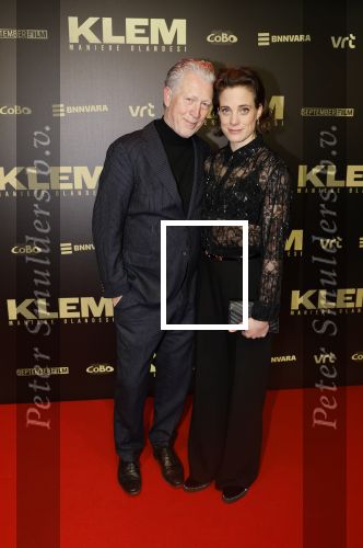 Amsterdam 30 januari 2023
Premiere Klem in Tuschinski met in de hoofdrollen Georgina Verbaan Barry Atsma Jacob Derwig Claudia Vismara Antonio Rampino Zoe Cusell Yenthe Bos en Marie  Mae v Zuilen. Hajo Bruins met partner