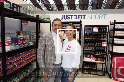 Amsterdam 18 februari 2023
Hein Vegeer en zijn dochter staan met div produkten op de huishoudbeurs (JustBfit Sport)
