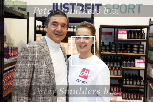 Amsterdam 18 februari 2023
Hein Vegeer en zijn dochter staan met div produkten op de huishoudbeurs (JustBfit Sport)
