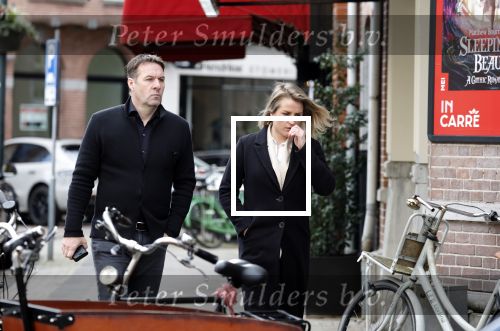 Amsterdam 6 februari 2023
Henk Timmer met (een) vriendin op de cornelis schuytstraat.