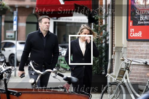Amsterdam 6 februari 2023
Henk Timmer met (een) vriendin op de cornelis schuytstraat.