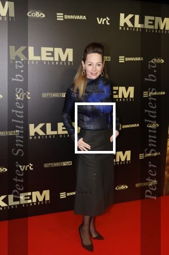 Amsterdam 30 januari 2023
Premiere Klem in Tuschinski met in de hoofdrollen Georgina Verbaan Barry Atsma Jacob Derwig Claudia Vismara Antonio Rampino Zoe Cusell Yenthe Bos en Marie  Mae v Zuilen. Loek Peters met zijn partner Ilse Heus