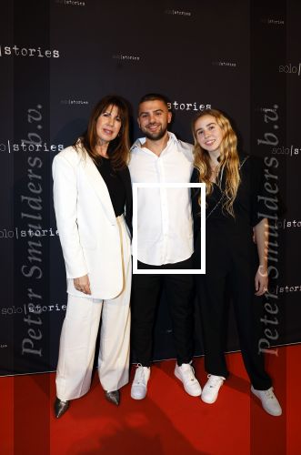 Amsterdam 11 februari 2023
Premiere Soy Kroon in het nieuwe deLamar theater.
Isa Hoes met haar kinderen Vlinder Kamerling en Merlijn Kamerling
