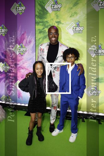 Hilversum 28 januari 2023
Zapp awards in studio 21 . Jandino Asporaat met kinderen