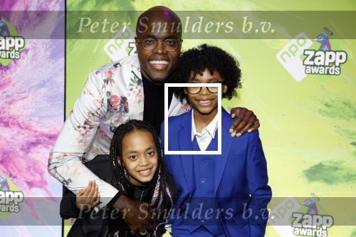 Hilversum 28 januari 2023
Zapp awards in studio 21 . Jandino Asporaat met kinderen