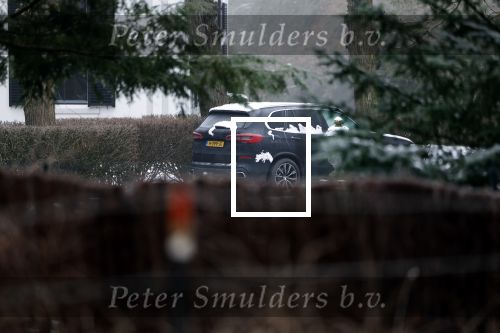 Huizen 21 januari 2023
Jeroen Rietbergen zijn auto staat op het terrein bij het huis van Linda de Mol geparkeerd.