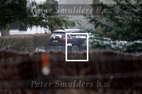 Huizen 21 januari 2023
Jeroen Rietbergen zijn auto staat op het terrein bij het huis van Linda de Mol geparkeerd.