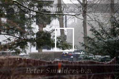 Huizen 21 januari 2023
Jeroen Rietbergen zijn auto staat op het terrein bij het huis van Linda de Mol geparkeerd.