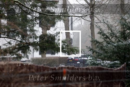 Huizen 21 januari 2023
Jeroen Rietbergen zijn auto staat op het terrein bij het huis van Linda de Mol geparkeerd.