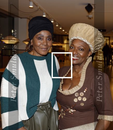 Amstelveen 6 februari 2023
Premiere African mama\'s in schouwburg Amstelveen.
Jetty Weels (Mai Tai) en Gerda Havertong
