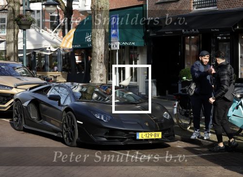 Amsterdam 10 februari 2023
Mobicepp en Joey Bravo in hun Lamborghini\'s in Amsterdam zuid.