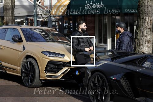 Amsterdam 10 februari 2023
Mobicepp en Joey Bravo in hun Lamborghini\'s in Amsterdam zuid.