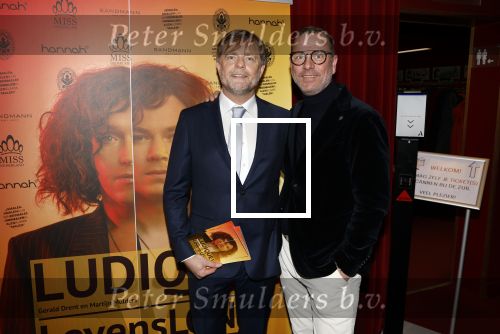 Baarn 28 januari 2023
Premiere liedjes Robert Long in de speeldoos in Baarn.
Kristof Rutsaert (partner Robert Long) met zijn nieuwe partner