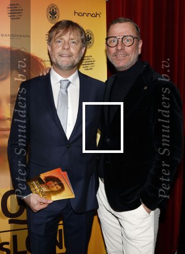 Baarn 28 januari 2023
Premiere liedjes Robert Long in de speeldoos in Baarn.
Kristof Rutsaert (partner Robert Long) met zijn nieuwe partner