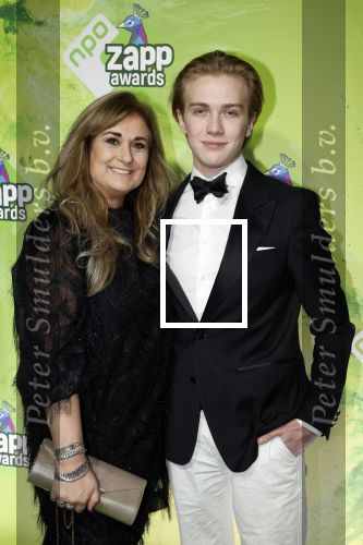 Hilversum 28 januari 2023
Zapp awards in studio 21 . Laura Vlasblom met haar zoon Sem ragas