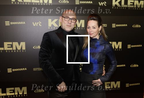 Amsterdam 30 januari 2023
Premiere Klem in Tuschinski met in de hoofdrollen Georgina Verbaan Barry Atsma Jacob Derwig Claudia Vismara Antonio Rampino Zoe Cusell Yenthe Bos en Marie  Mae v Zuilen. Loek Peters met zijn partner Ilse Heus