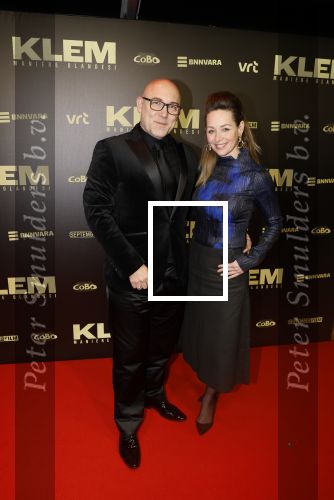 Amsterdam 30 januari 2023
Premiere Klem in Tuschinski met in de hoofdrollen Georgina Verbaan Barry Atsma Jacob Derwig Claudia Vismara Antonio Rampino Zoe Cusell Yenthe Bos en Marie  Mae v Zuilen. Loek Peters met zijn partner Ilse Heus