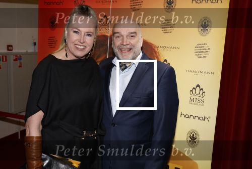 Baarn 28 januari 2023
Premiere liedjes Robert Long in de speeldoos in Baarn.
Monique Collignon met man