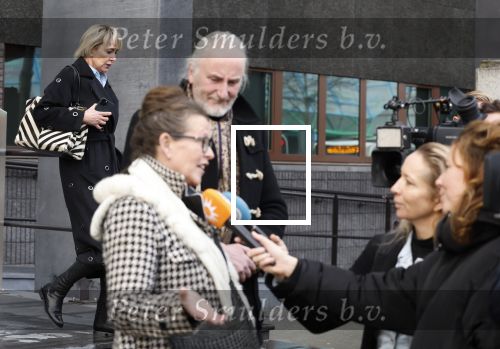 Lelystad, 23  Januari 2023
Monique des Bouvrie en Nicole des Bouvrie met partner bij rechtbank in Lelystad
Fotopersbureau Peter Smulders BV
