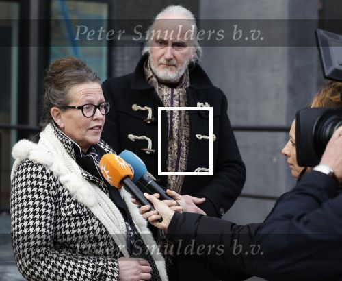 Lelystad, 23  Januari 2023
Monique des Bouvrie en Nicole des Bouvrie met partner bij rechtbank in Lelystad
Fotopersbureau Peter Smulders BV