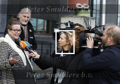 Lelystad, 23  Januari 2023
Monique des Bouvrie en Nicole des Bouvrie met partner bij rechtbank in Lelystad
Fotopersbureau Peter Smulders BV