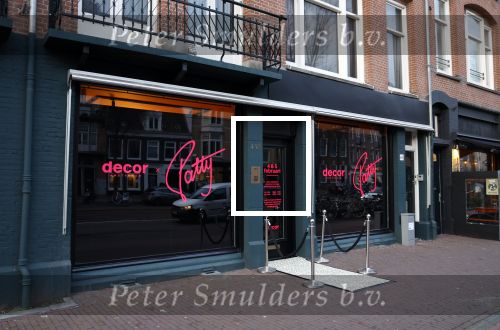 Amsterdam 3 februari 2023
Patty Brard verkoopt vrijwillig haar inboeder bij Decor Amsterdam. Ook sochter Priscilla Nasi en haar Man Antoine zijn aanwezig.