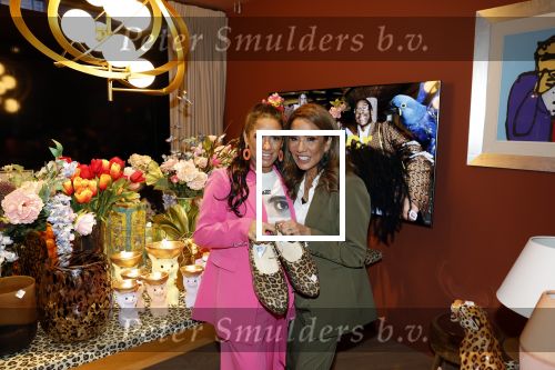Amsterdam 3 februari 2023
Patty Brard verkoopt vrijwillig haar inboeder bij Decor Amsterdam. Ook sochter Priscilla Nasi en haar Man Antoine zijn aanwezig.