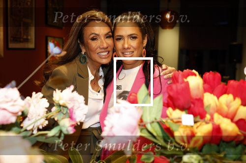 Amsterdam 3 februari 2023
Patty Brard verkoopt vrijwillig haar inboeder bij Decor Amsterdam. Ook sochter Priscilla Nasi en haar Man Antoine zijn aanwezig.