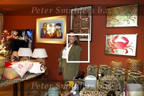 Amsterdam 3 februari 2023
Patty Brard verkoopt vrijwillig haar inboeder bij Decor Amsterdam. Ook sochter Priscilla Nasi en haar Man Antoine zijn aanwezig.