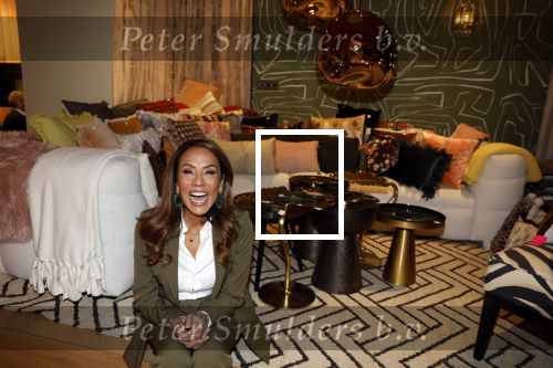 Amsterdam 3 februari 2023
Patty Brard verkoopt vrijwillig haar inboeder bij Decor Amsterdam. Ook sochter Priscilla Nasi en haar Man Antoine zijn aanwezig.