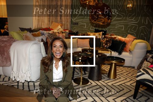 Amsterdam 3 februari 2023
Patty Brard verkoopt vrijwillig haar inboeder bij Decor Amsterdam. Ook sochter Priscilla Nasi en haar Man Antoine zijn aanwezig.