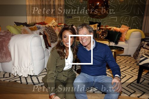 Amsterdam 3 februari 2023
Patty Brard verkoopt vrijwillig haar inboeder bij Decor Amsterdam. Ook sochter Priscilla Nasi en haar Man Antoine zijn aanwezig.
