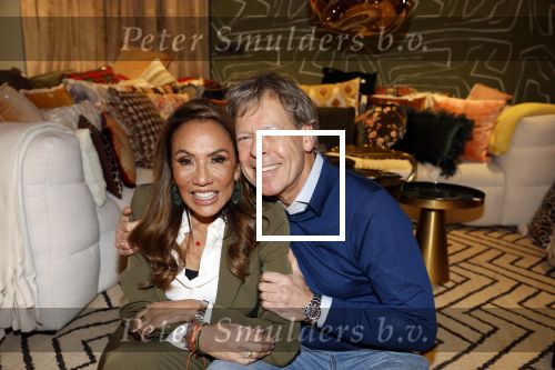 Amsterdam 3 februari 2023
Patty Brard verkoopt vrijwillig haar inboeder bij Decor Amsterdam. Ook sochter Priscilla Nasi en haar Man Antoine zijn aanwezig.