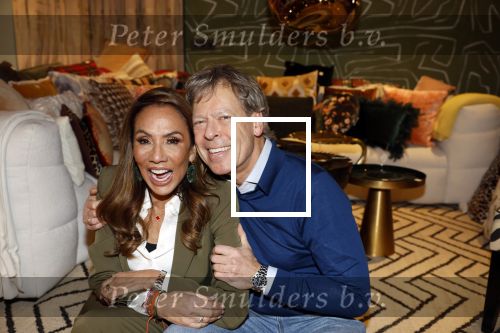 Amsterdam 3 februari 2023
Patty Brard verkoopt vrijwillig haar inboeder bij Decor Amsterdam. Ook sochter Priscilla Nasi en haar Man Antoine zijn aanwezig.