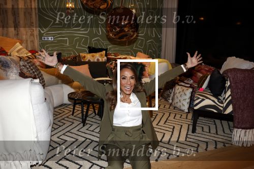 Amsterdam 3 februari 2023
Patty Brard verkoopt vrijwillig haar inboeder bij Decor Amsterdam. Ook sochter Priscilla Nasi en haar Man Antoine zijn aanwezig.