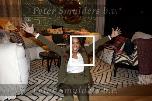 Amsterdam 3 februari 2023
Patty Brard verkoopt vrijwillig haar inboeder bij Decor Amsterdam. Ook sochter Priscilla Nasi en haar Man Antoine zijn aanwezig.