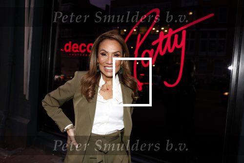 Amsterdam 3 februari 2023
Patty Brard verkoopt vrijwillig haar inboeder bij Decor Amsterdam. Ook sochter Priscilla Nasi en haar Man Antoine zijn aanwezig.