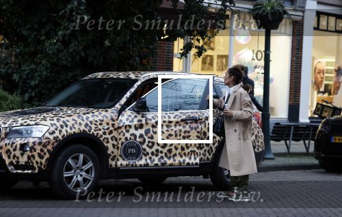 Amsterdam 24 januari 2023
Patty Brard met haar panter BMW in Amsterdam zuid