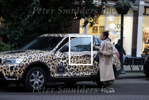 Amsterdam 24 januari 2023
Patty Brard met haar panter BMW in Amsterdam zuid