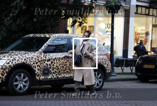 Amsterdam 24 januari 2023
Patty Brard met haar panter BMW in Amsterdam zuid