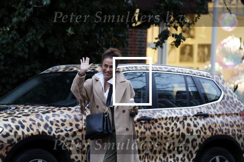 Amsterdam 24 januari 2023
Patty Brard met haar panter BMW in Amsterdam zuid