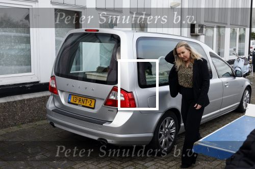 Amsterdam 4 februari 2023
Herdenkingsdienst/Begrafenis Heddy Lester.
Pinkstergemeente Molenkade. Petra Berger is de Begrafenisondernemer