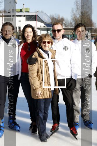 Amsterdam 7 februari 2023
Presentatie Hollandse 100 / Lymphe&Co op de Jaap Edenbaan . Aanwezig oa Prinses Margriet Prins Bernhard Monique des Bouvrie Jan des Bouvrie Marianne Timmer Benjamin Aslan en Nino Wilkes .
