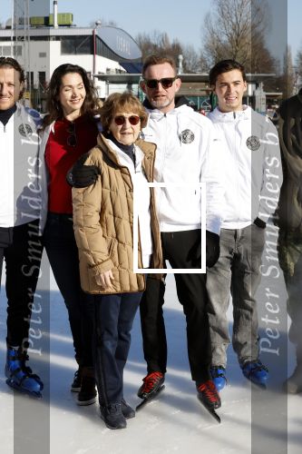 Amsterdam 7 februari 2023
Presentatie Hollandse 100 / Lymphe&Co op de Jaap Edenbaan . Aanwezig oa Prinses Margriet Prins Bernhard Monique des Bouvrie Jan des Bouvrie Marianne Timmer Benjamin Aslan en Nino Wilkes .