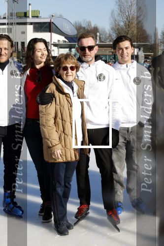 Amsterdam 7 februari 2023
Presentatie Hollandse 100 / Lymphe&Co op de Jaap Edenbaan . Aanwezig oa Prinses Margriet Prins Bernhard Monique des Bouvrie Jan des Bouvrie Marianne Timmer Benjamin Aslan en Nino Wilkes .