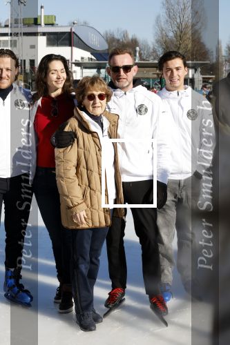 Amsterdam 7 februari 2023
Presentatie Hollandse 100 / Lymphe&Co op de Jaap Edenbaan . Aanwezig oa Prinses Margriet Prins Bernhard Monique des Bouvrie Jan des Bouvrie Marianne Timmer Benjamin Aslan en Nino Wilkes .